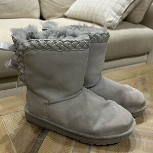 UGG Bailey Bows Short Grey Boots Girls Size 3